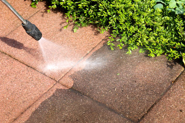 Best Deck Pressure Washing  in Strasburg, CO